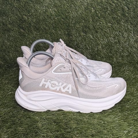 Hoka Clifton 10 Womens Size 9 B Cream Cushioned Running Shoes 1162031