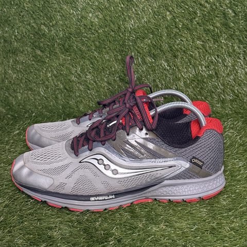 Saucony Ride 10 GTX Gore-Tex Mens Size 10 Gray Red Waterproof Running Shoes photo 3