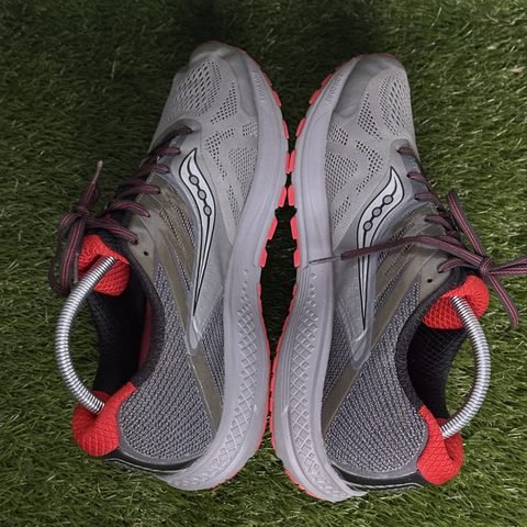 Saucony Ride 10 GTX Gore-Tex Mens Size 10 Gray Red Waterproof Running Shoes photo 5