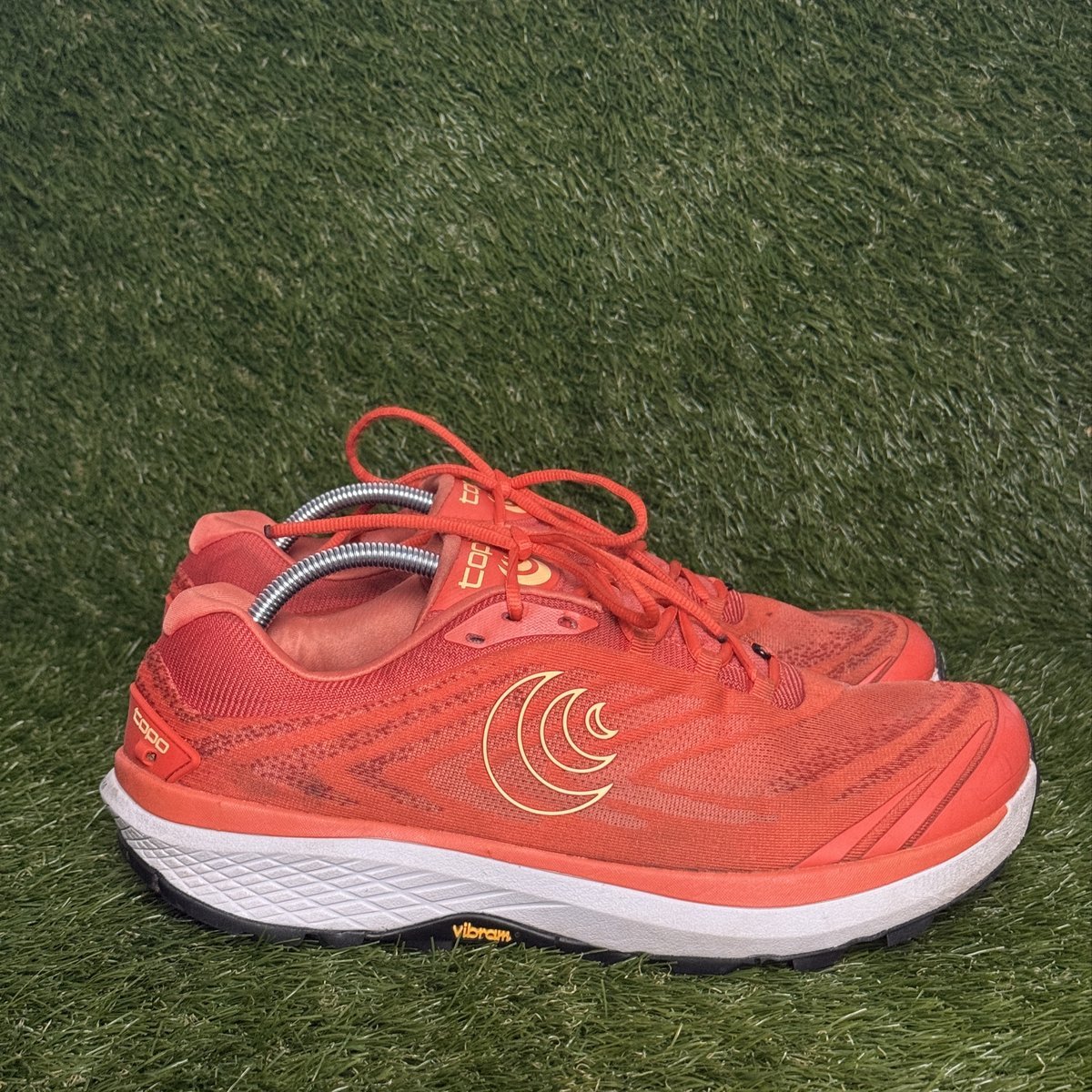 Topo Athletic Pursuit 2 Mens Size 12 Orange Yellow Trail Running Shoes