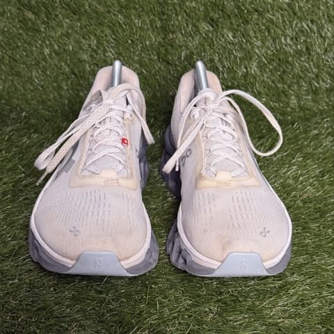 On Cloudmonster 2 Womens Size 8.5 Cream Gray Max Cushion Running Shoes photo 2