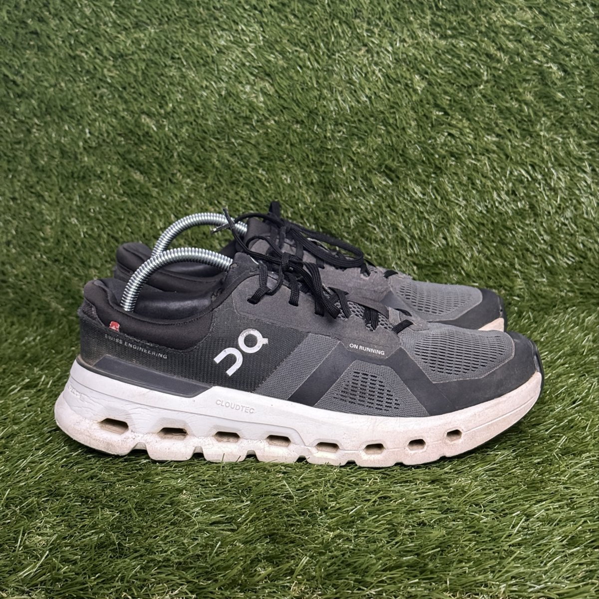On Cloudrunner 2 Mens Size 9.5 Black White Supportive Running Shoes