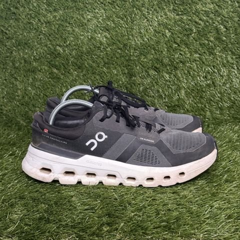 On Cloudrunner 2 Mens Size 9.5 Black White Supportive Running Shoes