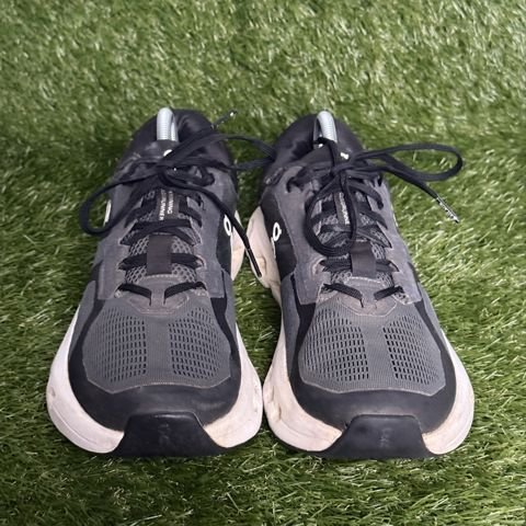 On Cloudrunner 2 Mens Size 9.5 Black White Supportive Running Shoes photo 2