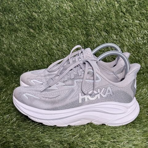 Hoka Clifton 10 Womens Size 6.5 B Gray White Cushioned Running Shoes 1162031 photo 3