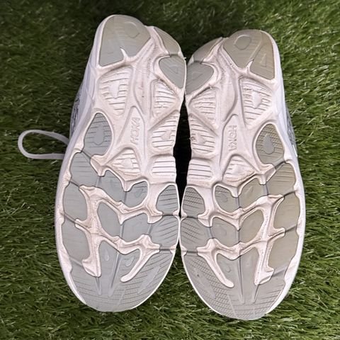 Hoka Clifton 10 Womens Size 6.5 B Gray White Cushioned Running Shoes 1162031 photo 7