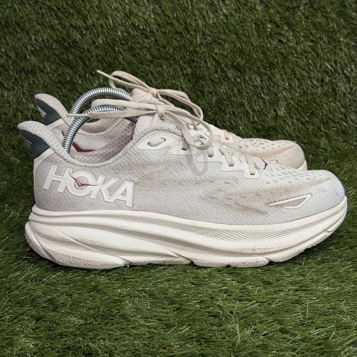 Hoka Clifton 9 Mens Size 9.5 D Oat Cream Cushioned Running Shoes 1127895