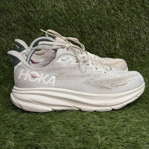 Hoka Clifton 9 Mens Size 9.5 D Oat Cream Cushioned Running Shoes 1127895