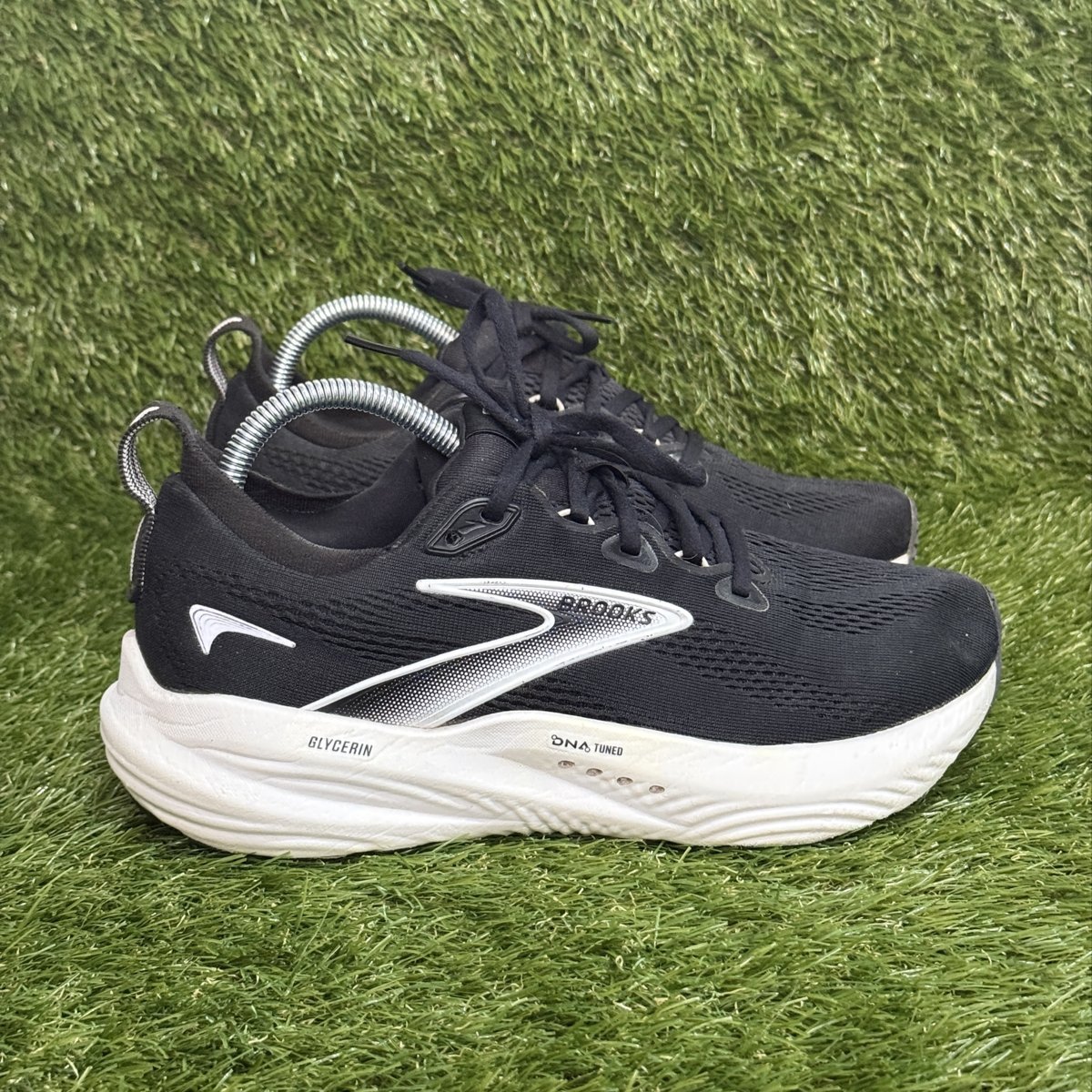 Brooks Glycerin 22 Womens Size 8.5 B Black White Running Shoes 1204341B