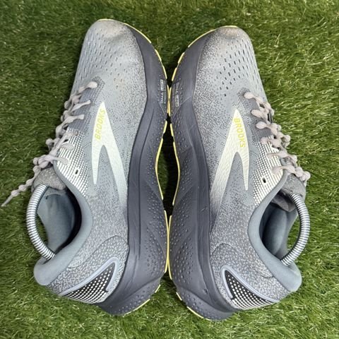 Brooks Ghost 16 Mens Size 10 2E Wide Gray Yellow Running Shoes 1104182E photo 5