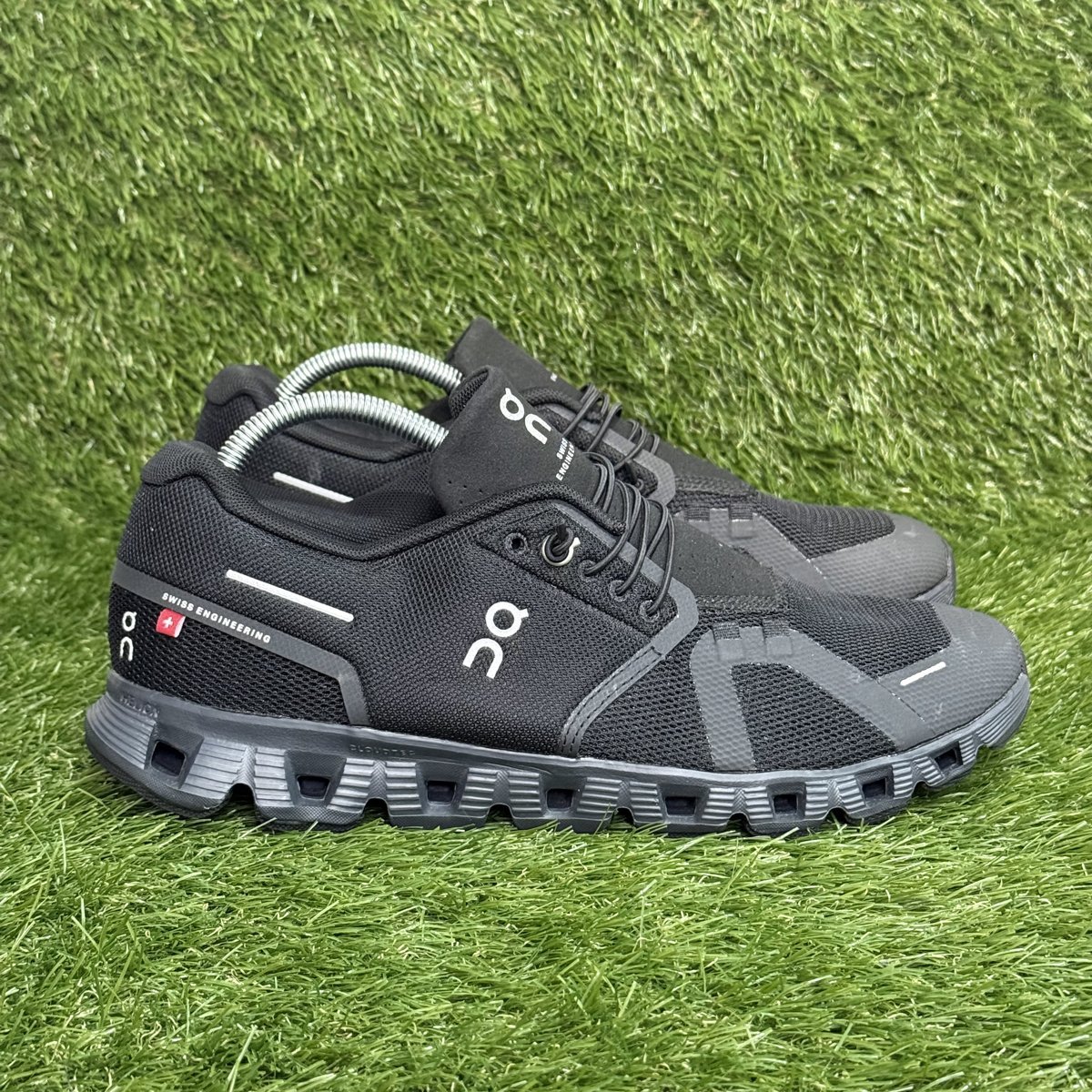 On Cloud 5 Mens Size 8.5 All Black Running Shoes NEW