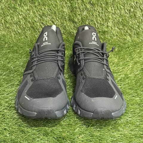 On Cloud 5 Mens Size 8.5 All Black Running Shoes NEW photo 2