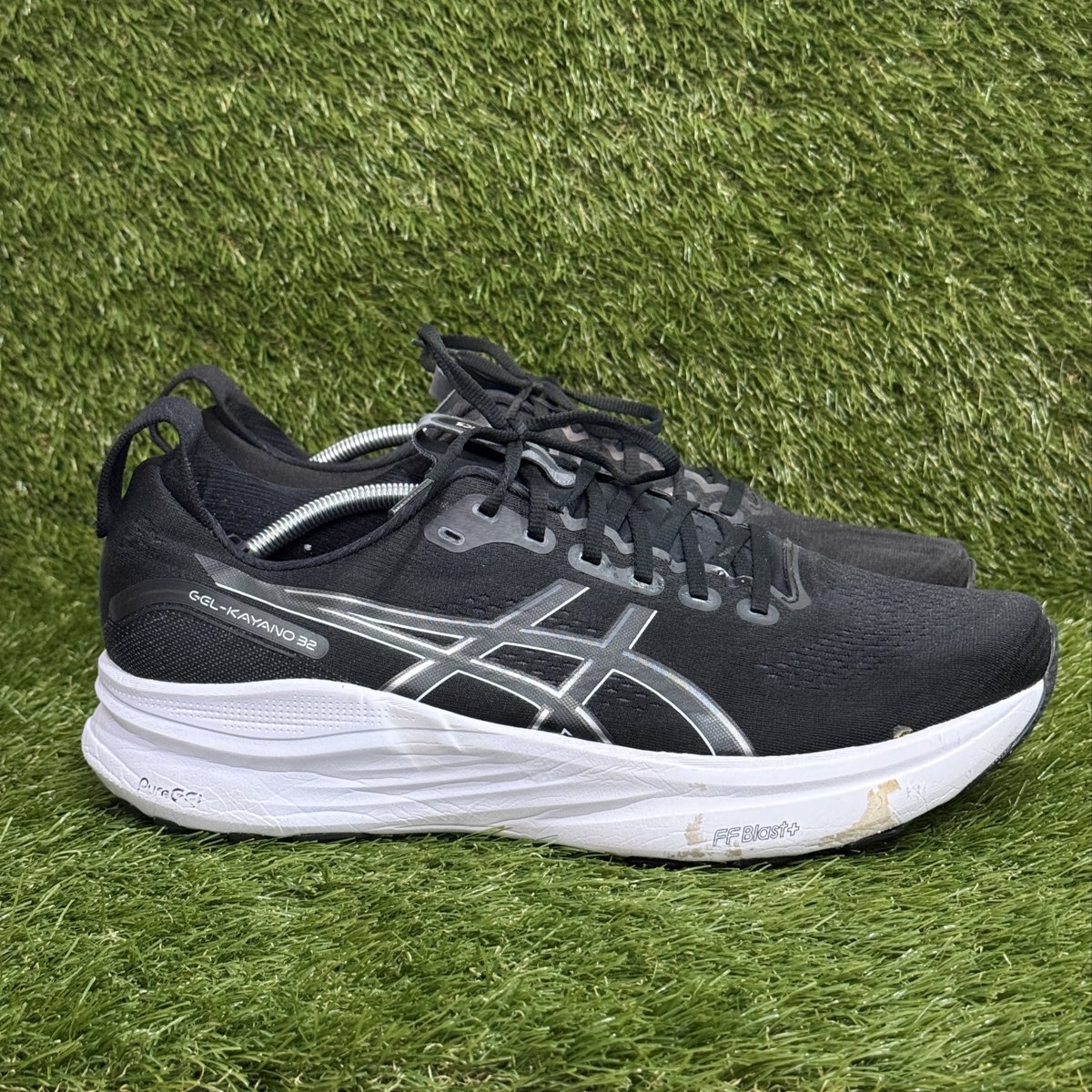 Asics Gel-Kayano 32 Wide Mens Size 13 2E Black White Running Shoes 1011C051