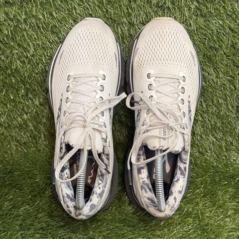 Brooks Ghost 15 Womens Size 7.5 B White Gray Camo Running Shoes 1203801B149 photo 6