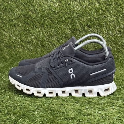 On Cloud 5 Womens Size 8.5 All Black Running Walking Shoes 59.98904 photo 3
