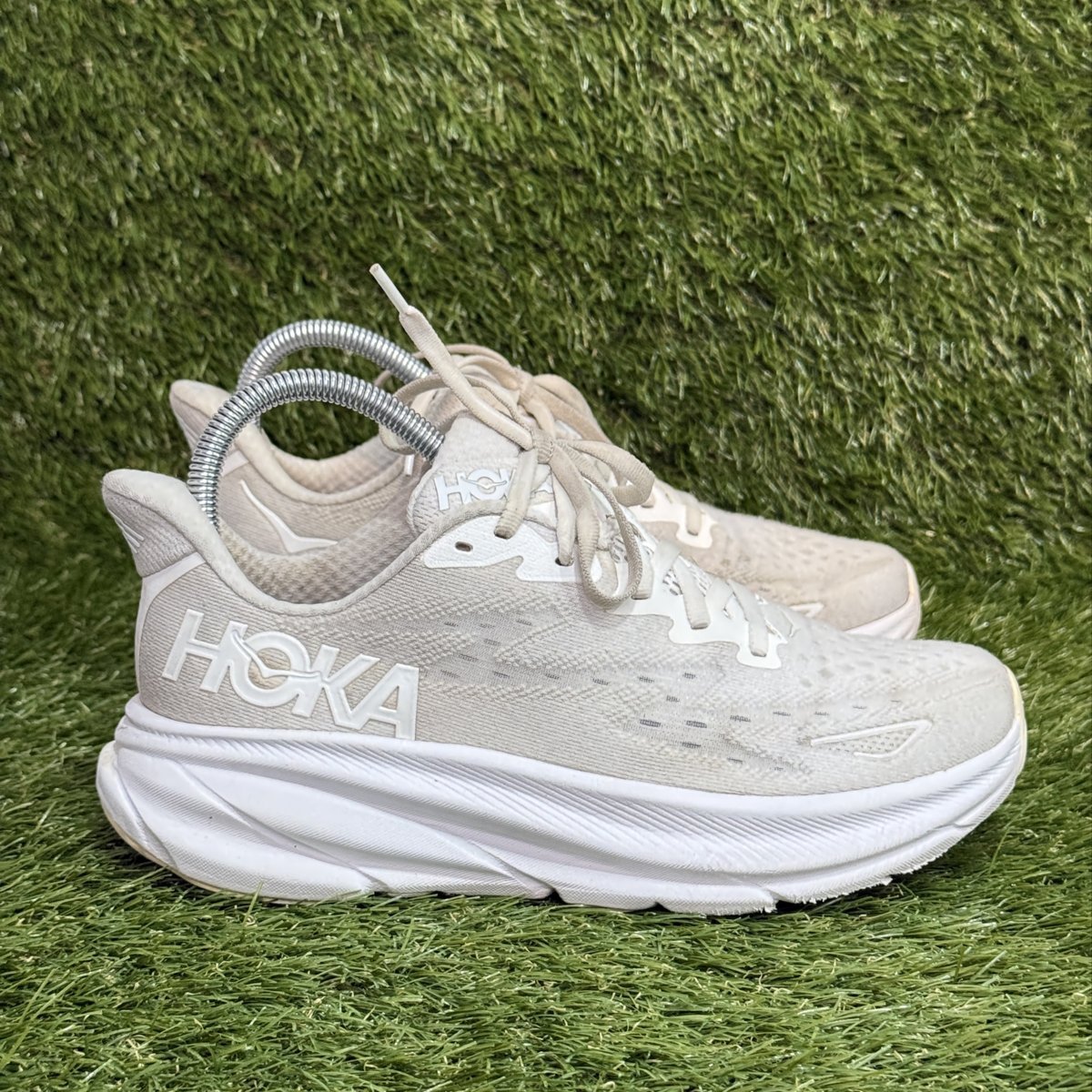 Hoka Clifton 9 Womens Size 7 B White Cushioned Running Shoes 1127896