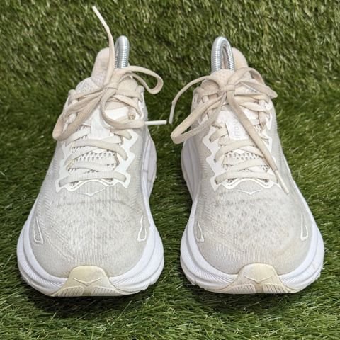 Hoka Clifton 9 Womens Size 7 B White Cushioned Running Shoes 1127896 photo 2