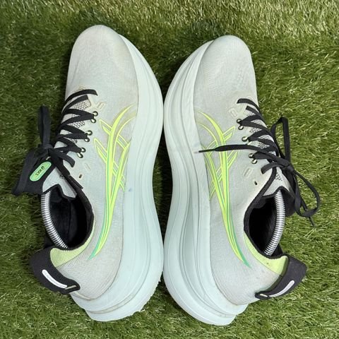 Asics Gel-Nimbus 28 Mens Size 11.5 White Lime Green Running Shoes 1011C127 photo 5